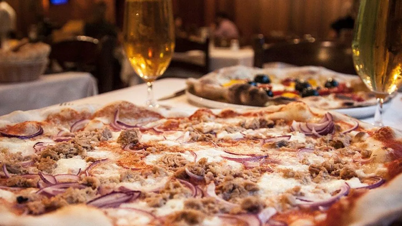 L'iconica pizza "milanese" arriva a Ibiza