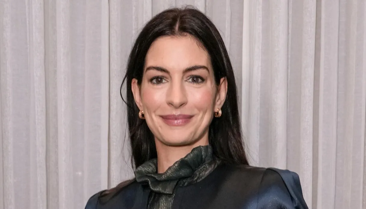 Anne Hathaway a Milano dopo gli Oscar, l'evento sorpresa prima de Il Diavolo Veste Prada 2